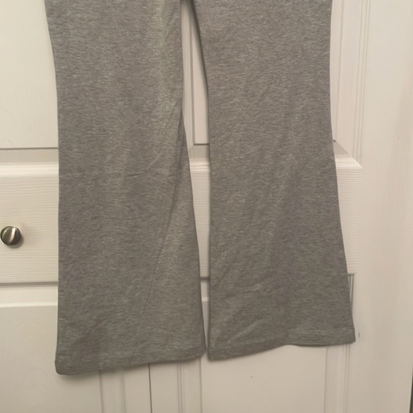 Flared Wide Legged Pants Heather Gray Medium for Casual Wear or Workouts - Picture 7 of 14